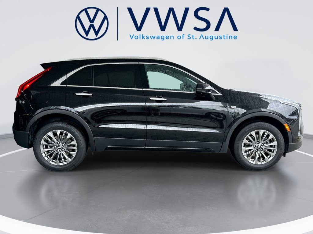 Used 2025 Cadillac XT4 Premium Luxury FWD image 8