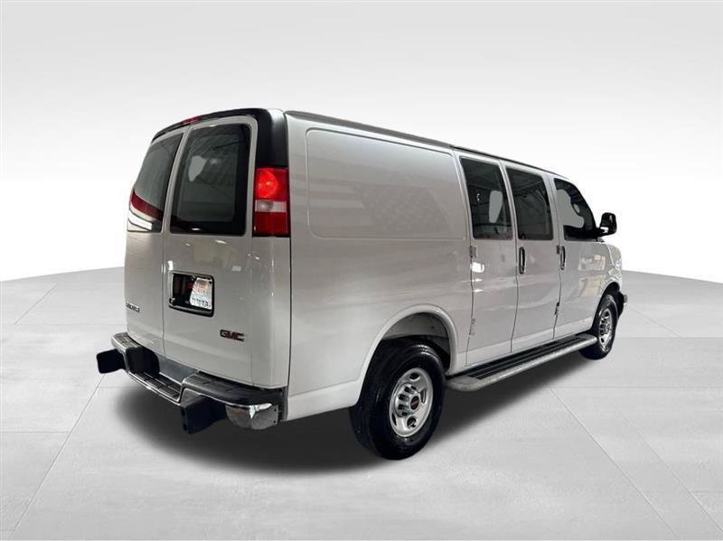 Used 2025 GMC Savana 2500 w/ Driver Convenience Package RWD image 5