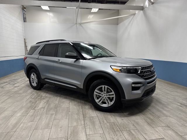 Used 2023 Ford Explorer XLT image 40