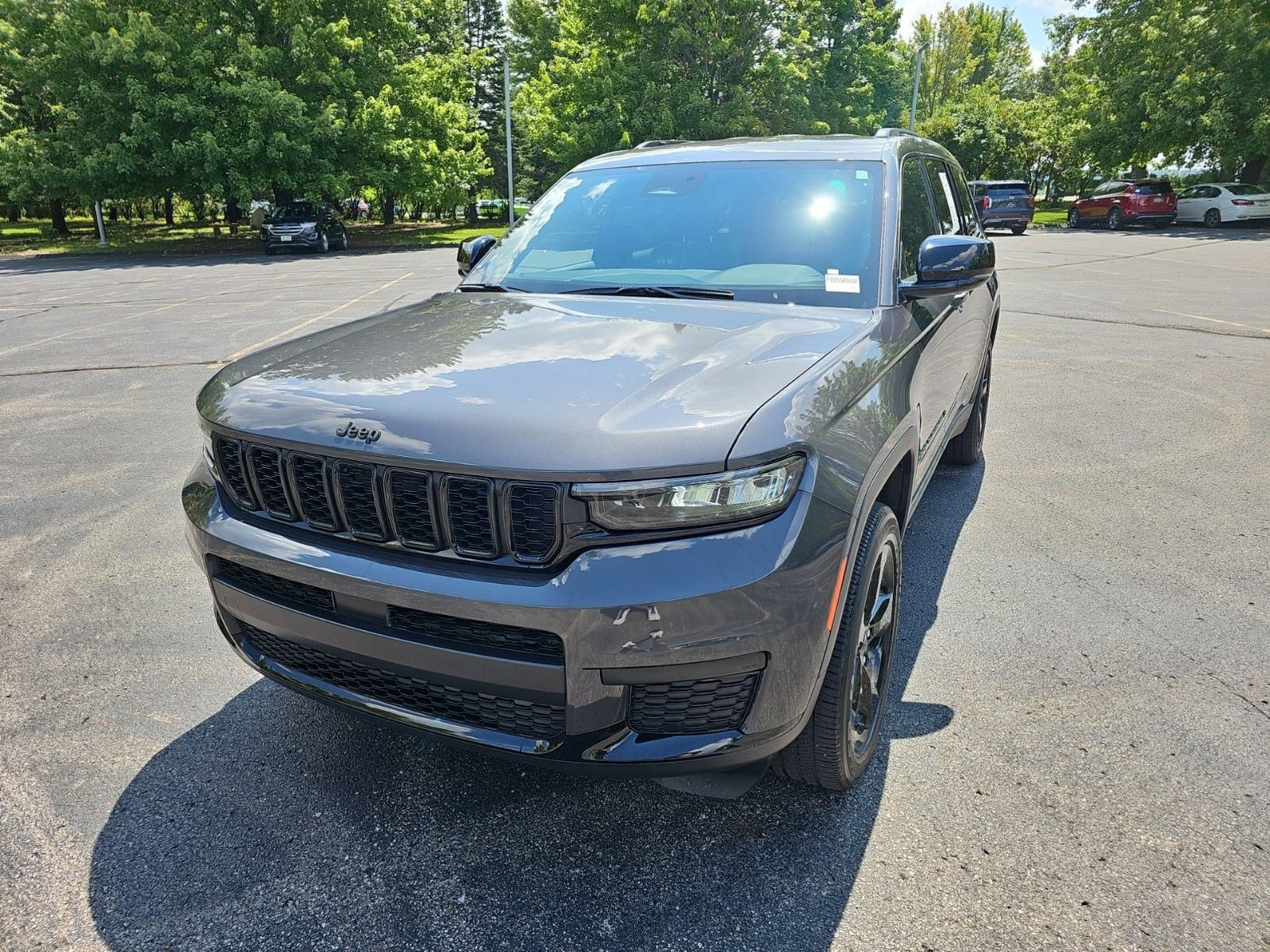 Used 2023 Jeep Grand Cherokee L Laredo AWD/4WD image 2
