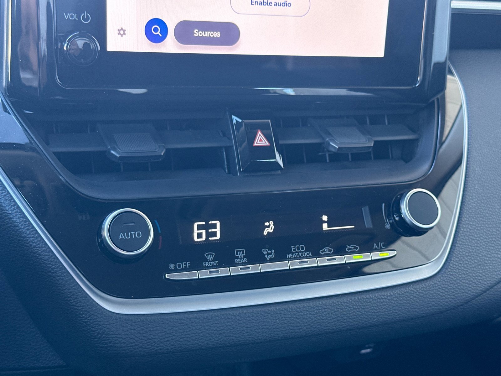 Used 2024 Toyota Corolla LE image 18