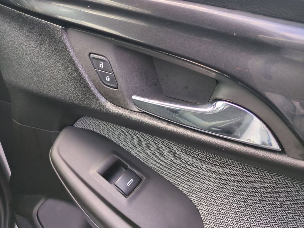 Used 2025 Chevrolet TrailBlazer LT AWD/4WD image 32