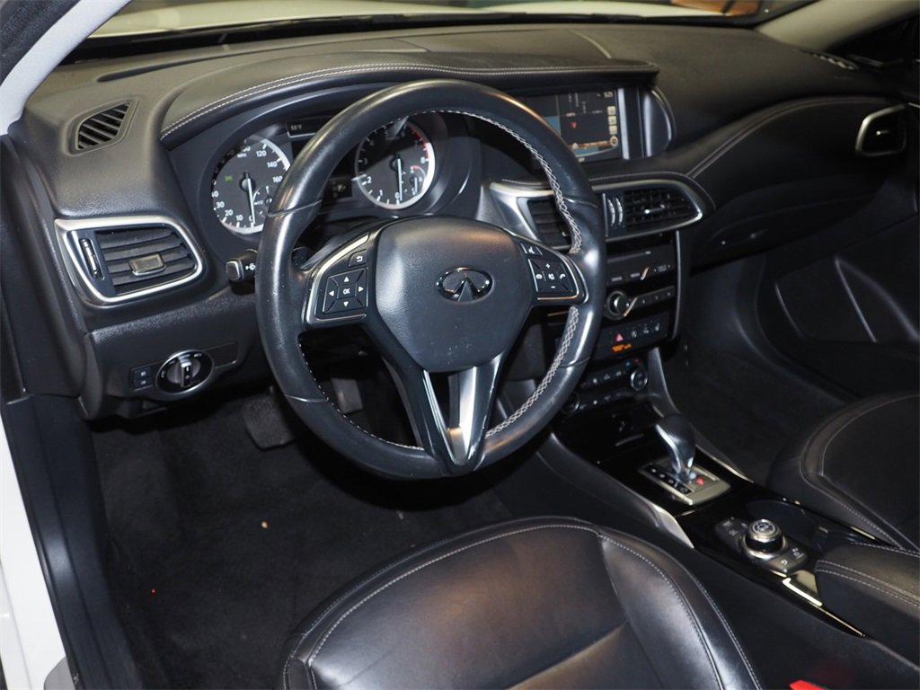 Used 2017 INFINITI QX30 Premium w/ Technology Package image 5