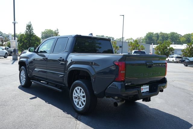 Used 2024 Toyota Tacoma SR5 AWD/4WD image 5