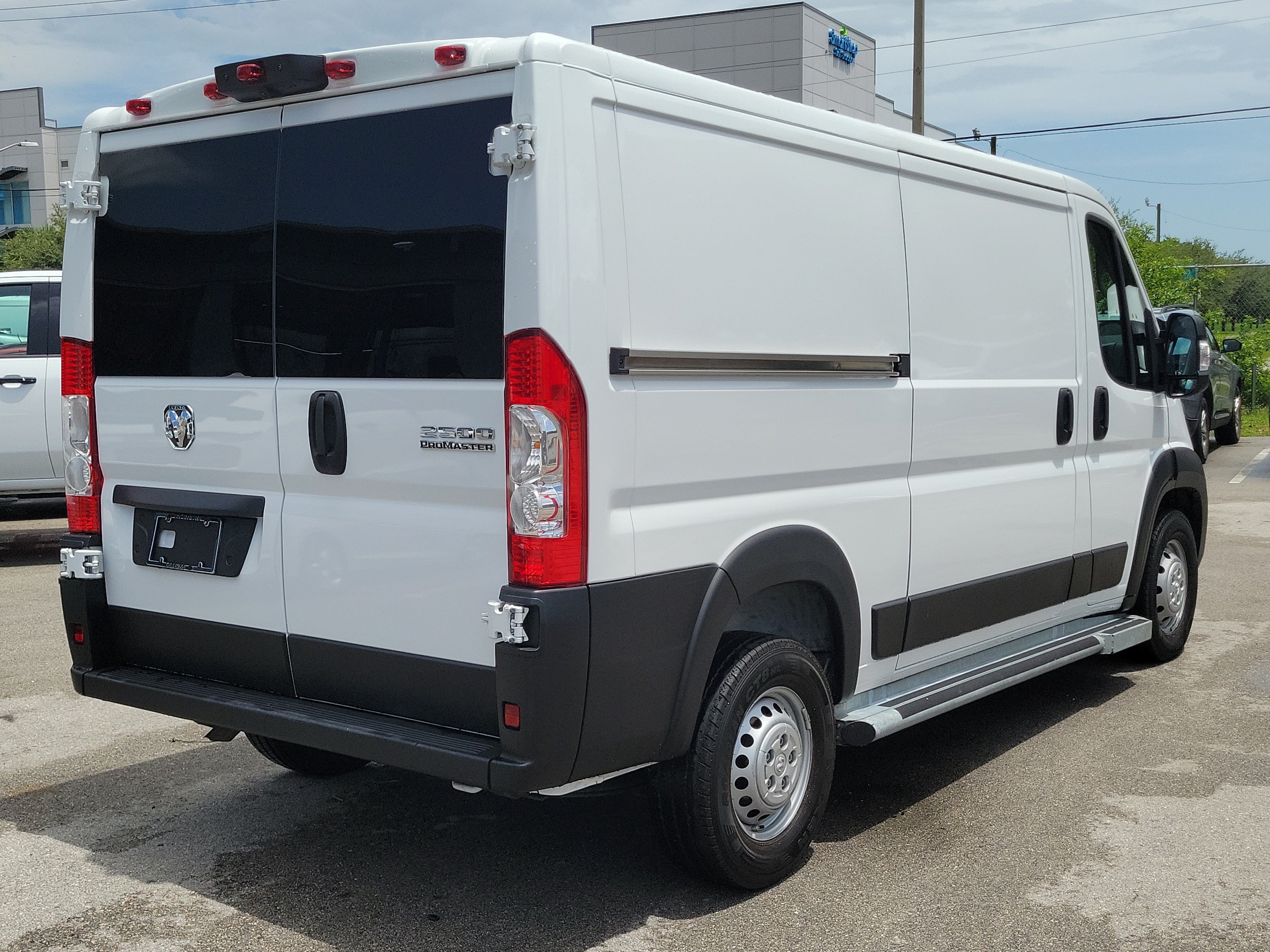 Used 2025 RAM ProMaster 2500 w/ U-Haul Equipment Group FWD image 5