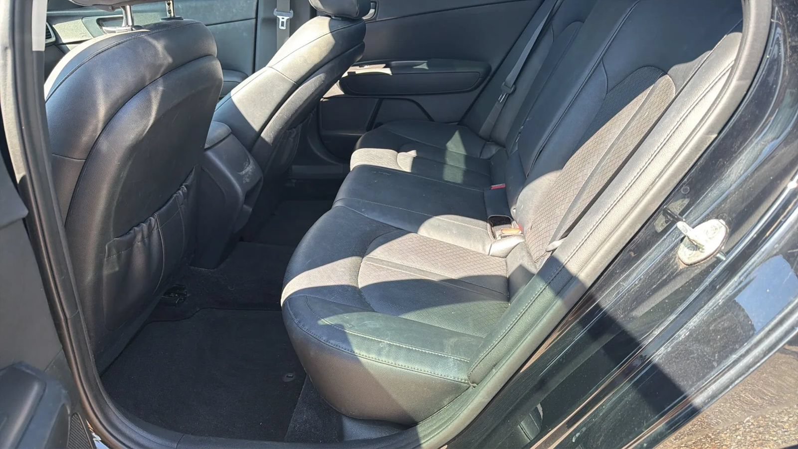 Used 2020 Kia Optima SE FWD image 28