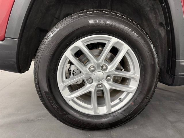 Used 2025 Jeep Grand Cherokee Laredo X w/ Luxury Tech Group I image 11