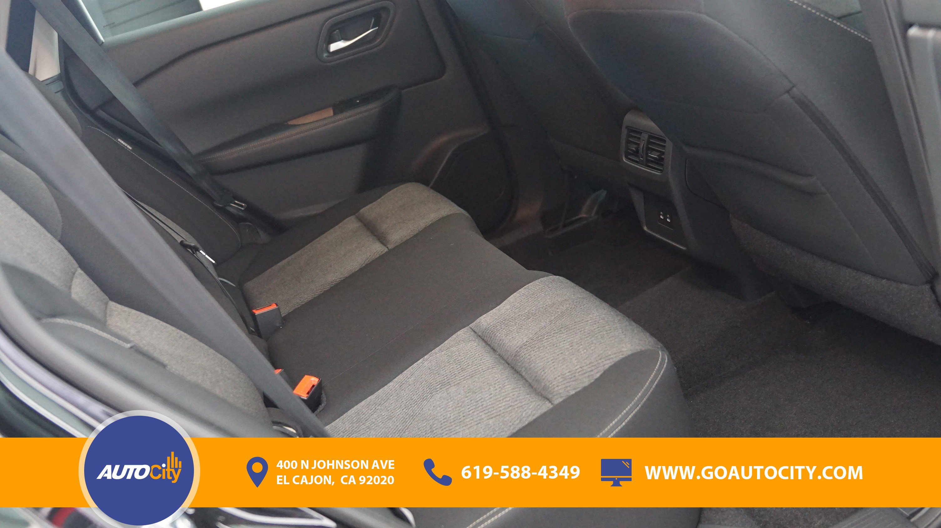 Used 2024 Nissan Rogue SV image 15