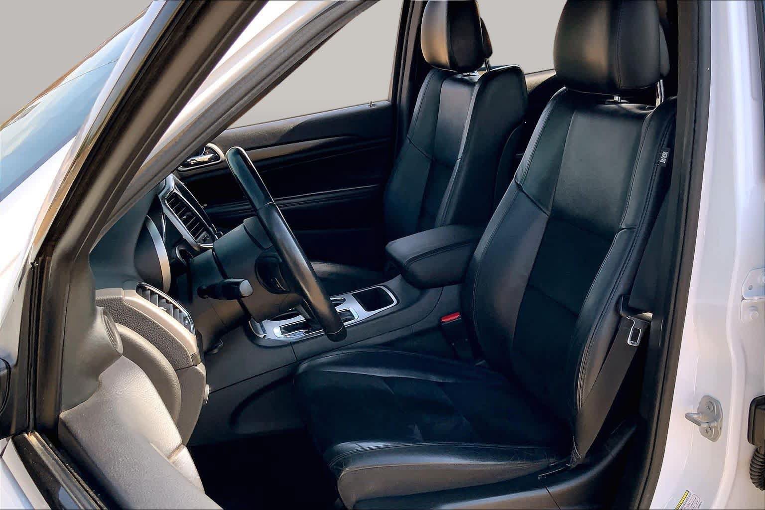 Used 2018 Jeep Grand Cherokee Altitude RWD image 7