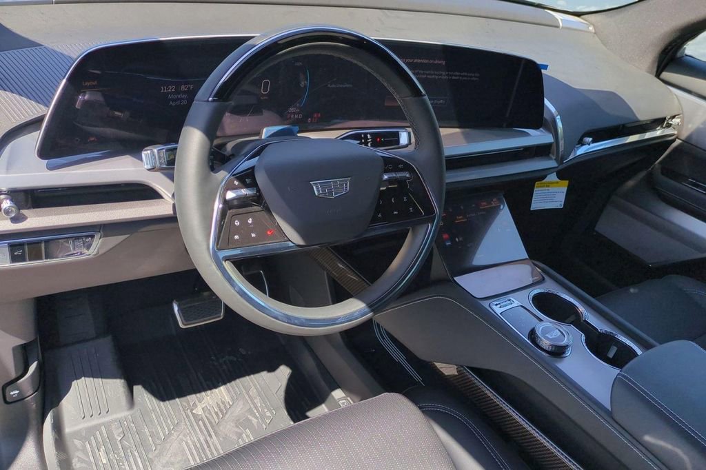 New 2026 Cadillac Vistiq Luxury w/ LPO, Floor Liner Package AWD/4WD image 6