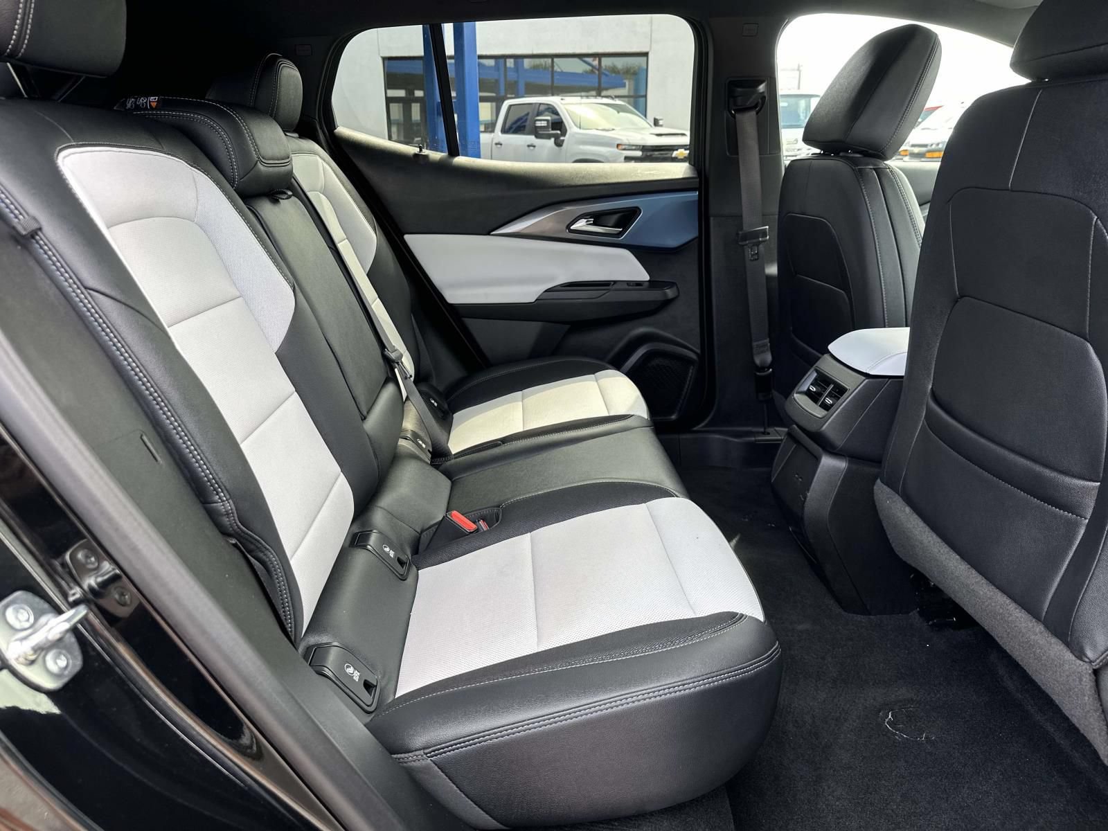 Certified 2024 Chevrolet Equinox EV LT FWD image 28
