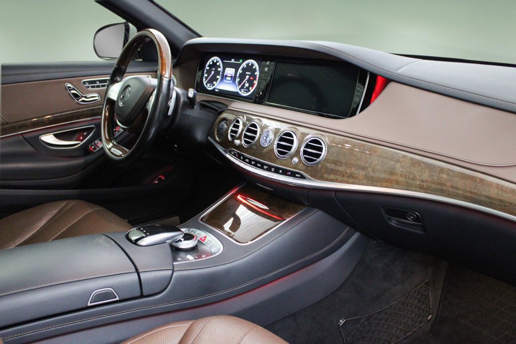 Used 2017 Mercedes-Benz S 550 Sedan image 22