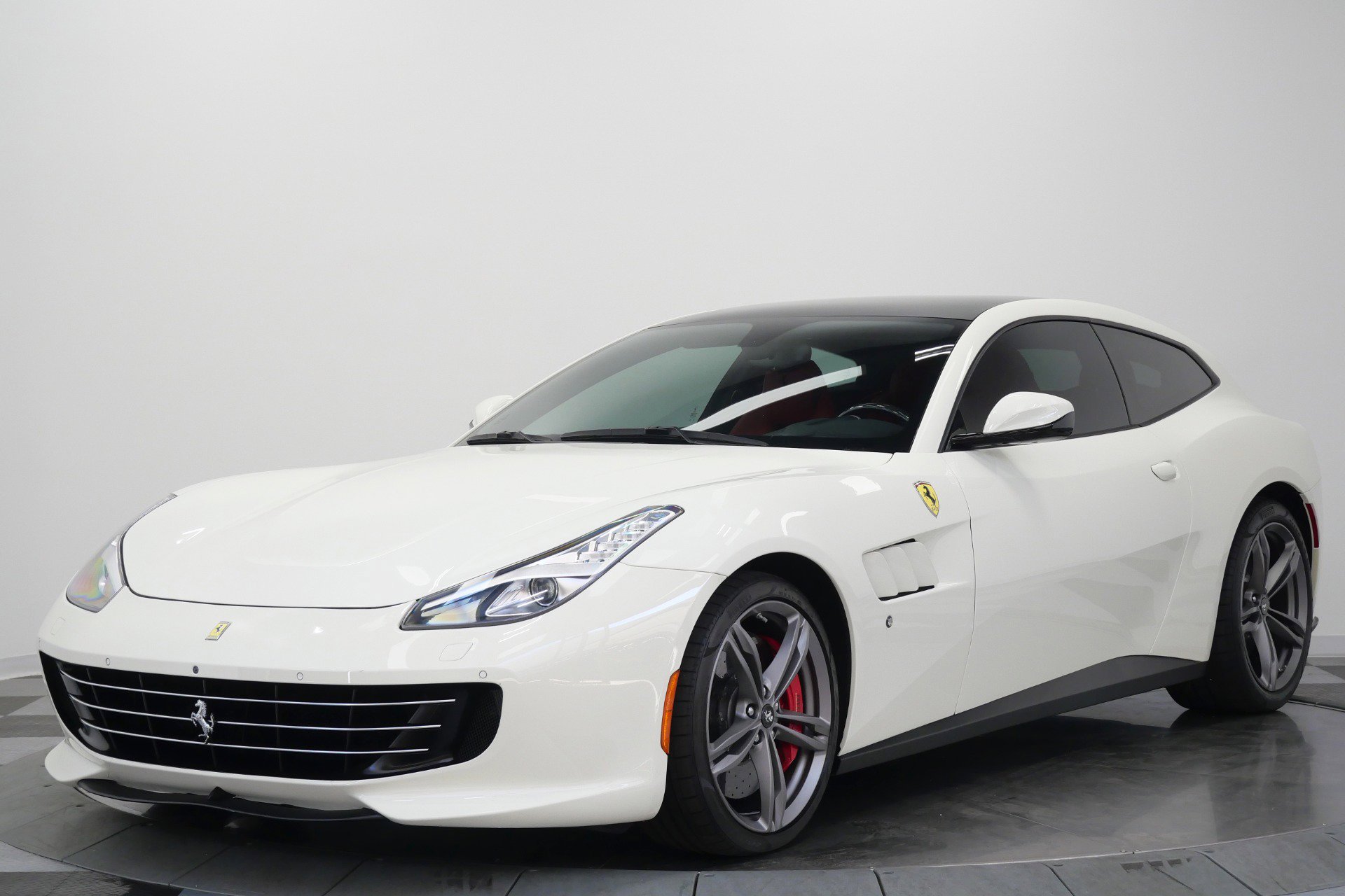 Used 2017 Ferrari GTC4Lusso AWD/4WD image 5