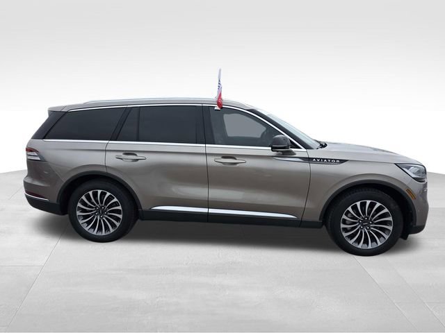 Certified 2021 Lincoln Aviator Reserve w/ Equipment Group 201A image 2