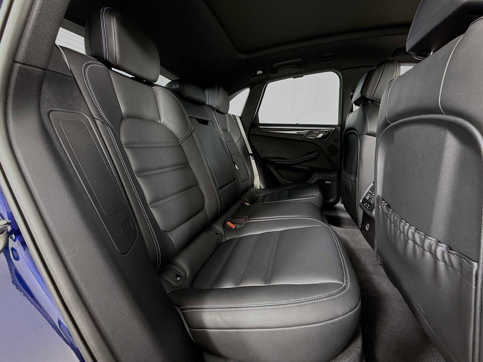 Certified 2025 Porsche Macan GTS image 29