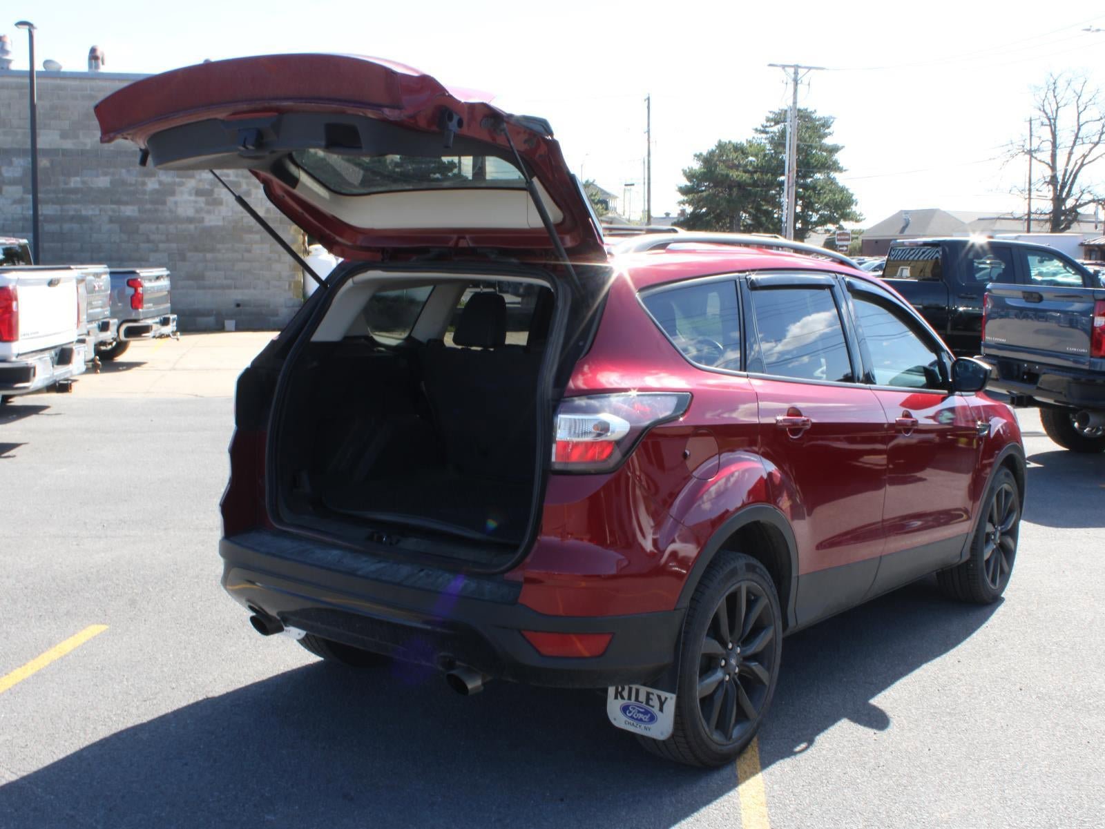 Used 2018 Ford Escape SE w/ SE Sport Appearance Package AWD/4WD image 7