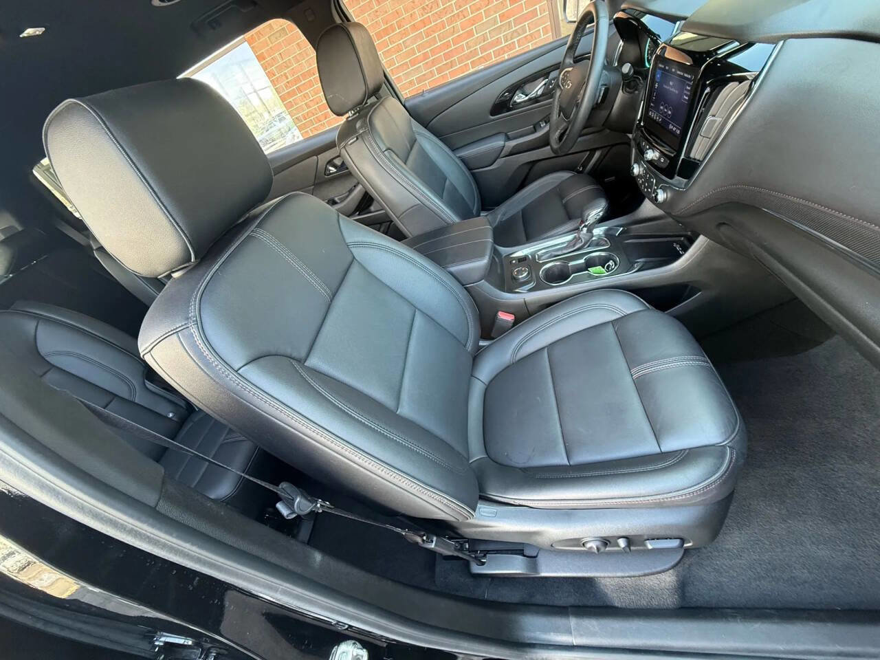 Used 2023 Chevrolet Traverse RS image 13