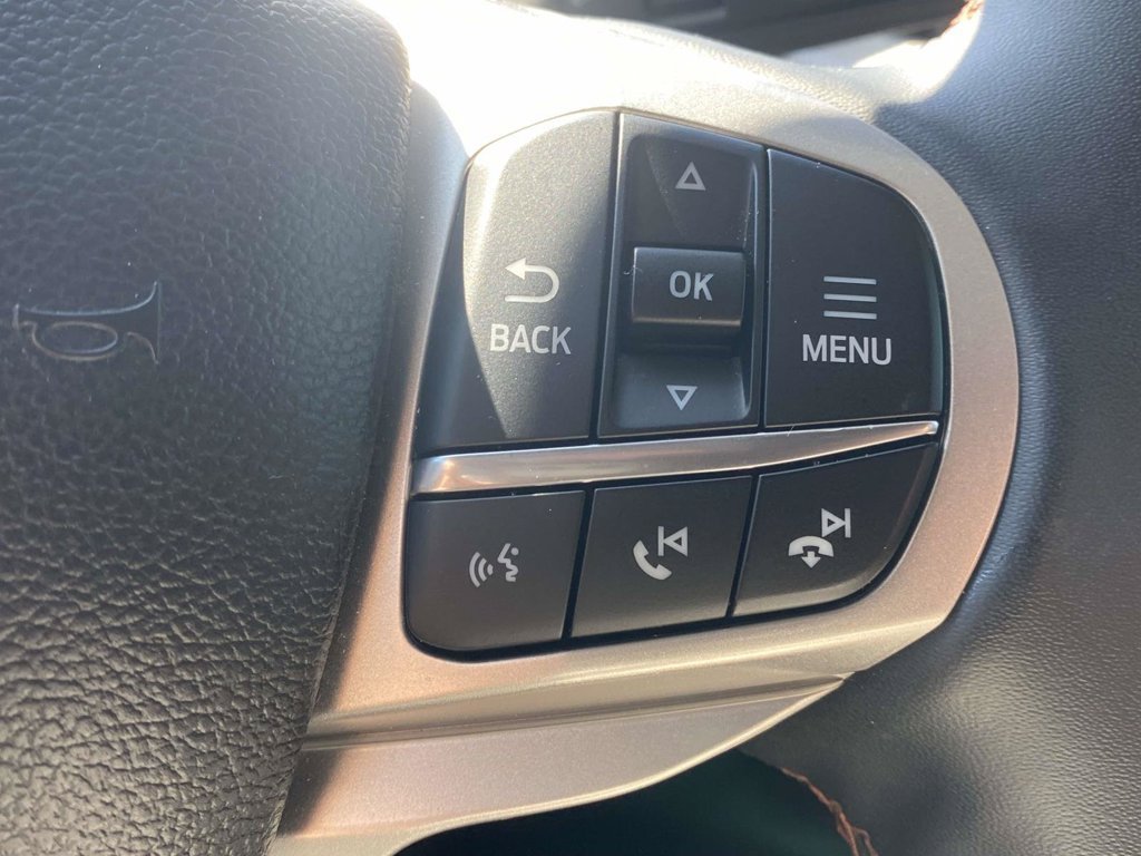 Used 2025 Ford Explorer Active RWD image 23