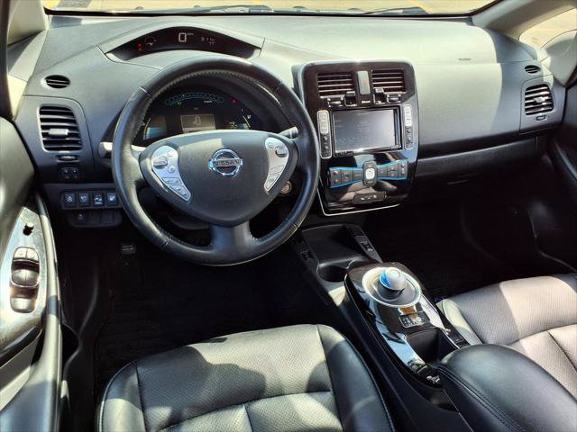 Used 2016 Nissan Leaf SL w/ Premium Package FWD image 12