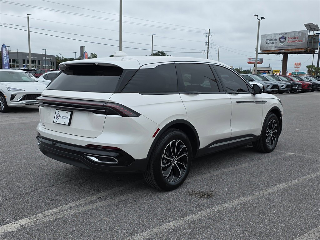 Used 2025 Lincoln Nautilus Premier w/ Equipment Group 102A image 7