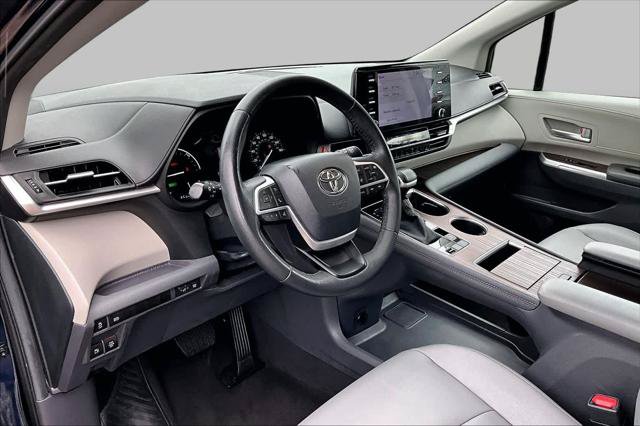 Certified 2024 Toyota Sienna XLE FWD image 18