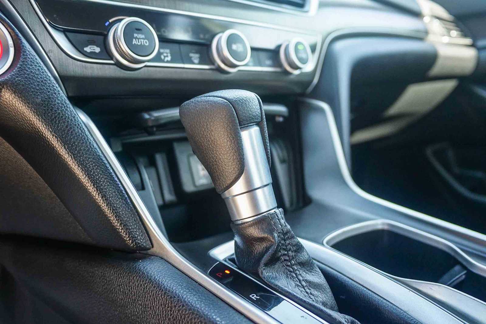 Used 2018 Honda Accord LX image 21