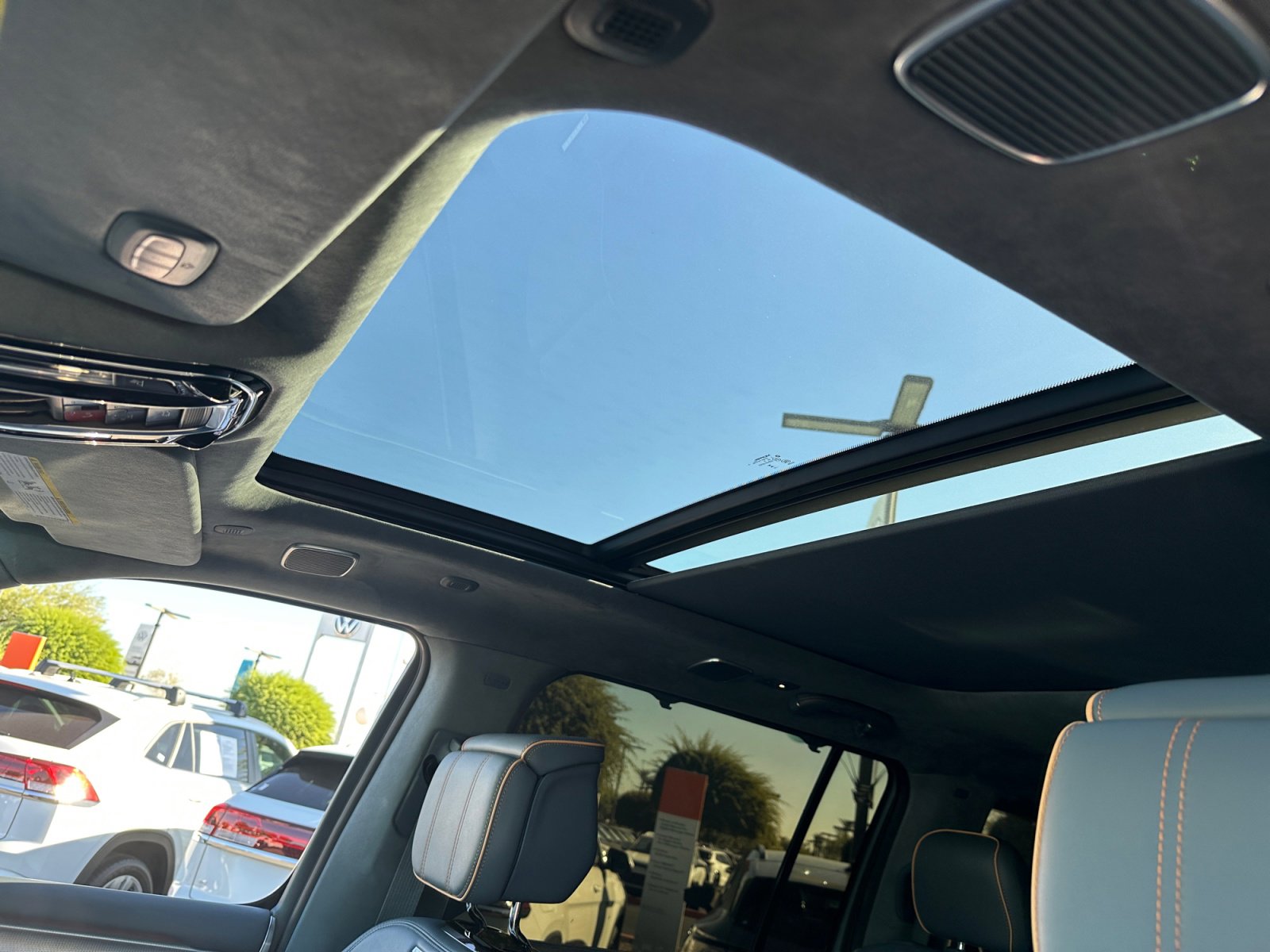 Used 2023 Jeep Grand Wagoneer Series III image 33