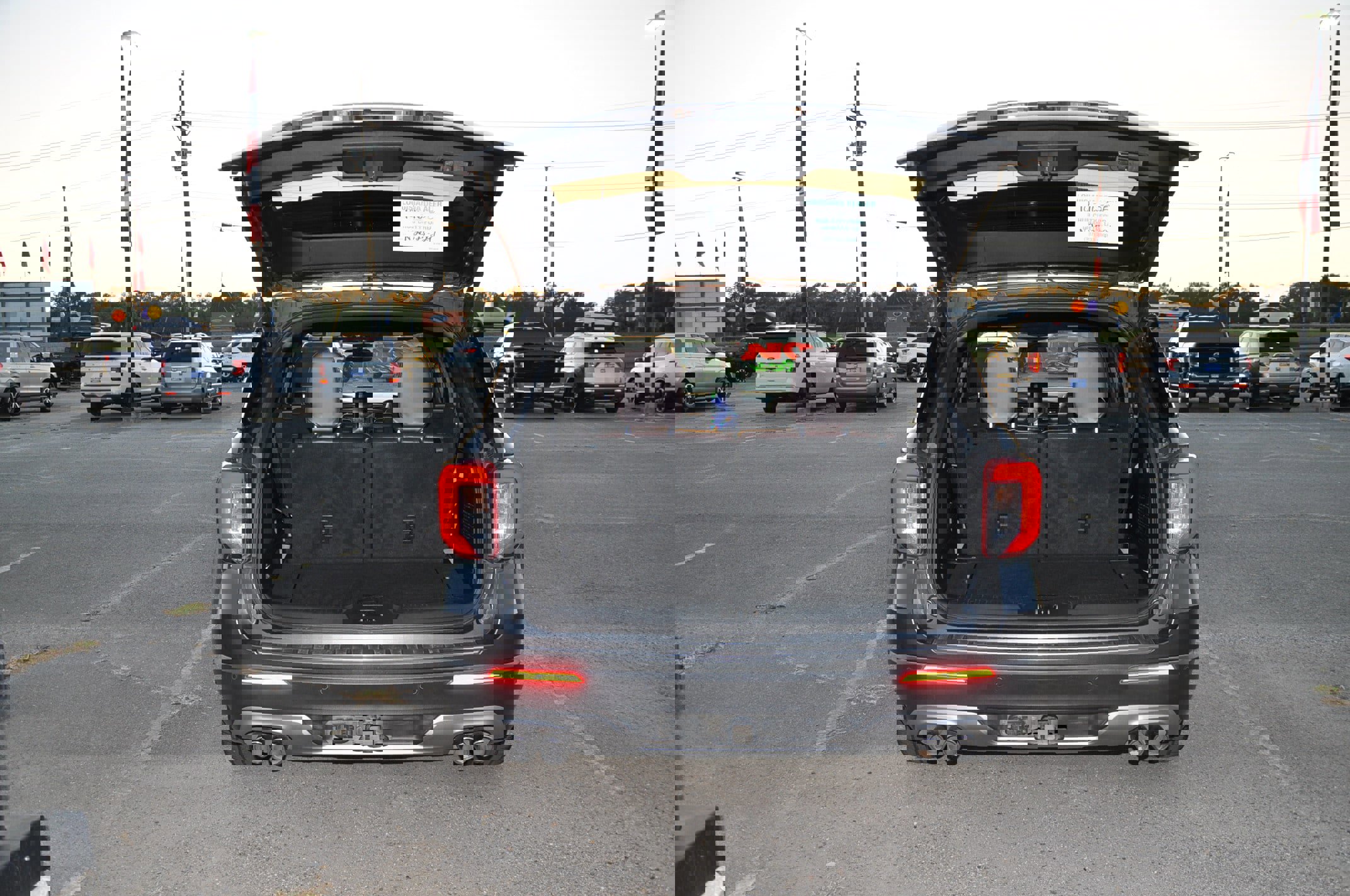 Used 2020 Ford Explorer Platinum w/ Premium Technology Package image 23