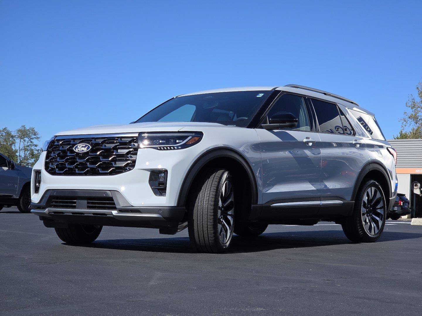 New 2027 Ford Explorer Platinum w/ LUX Leather Package AWD/4WD image 13