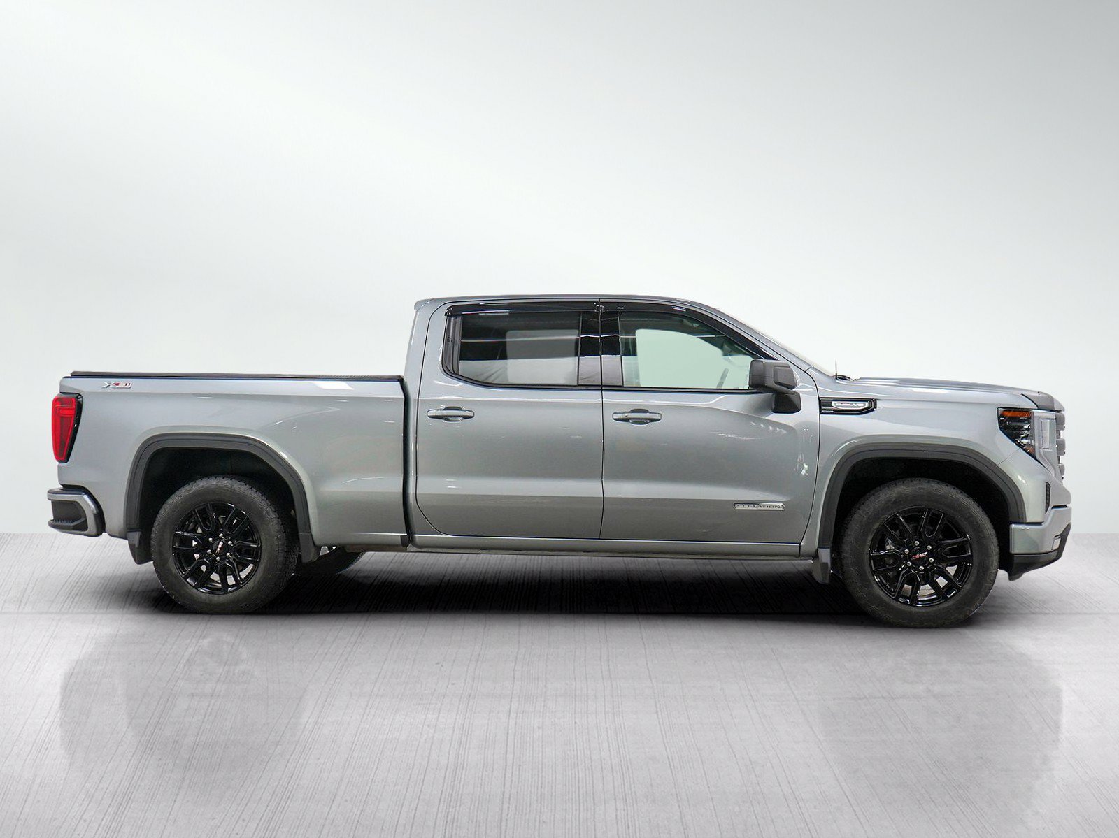 Used 2025 GMC Sierra 1500 Elevation w/ X31 Off-Road Package AWD/4WD image 6