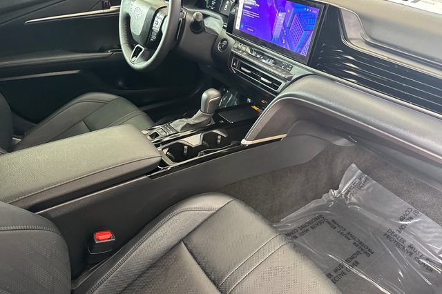 Used 2025 Toyota Camry XSE FWD image 12