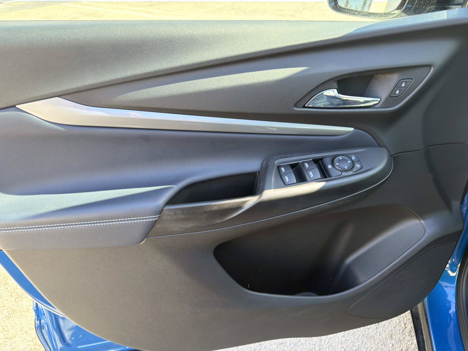 Used 2023 Chevrolet Bolt EUV Premier FWD image 12