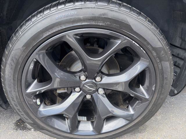 Certified 2023 Chrysler 300 Touring w/ Sport Appearance Package RWD image 6