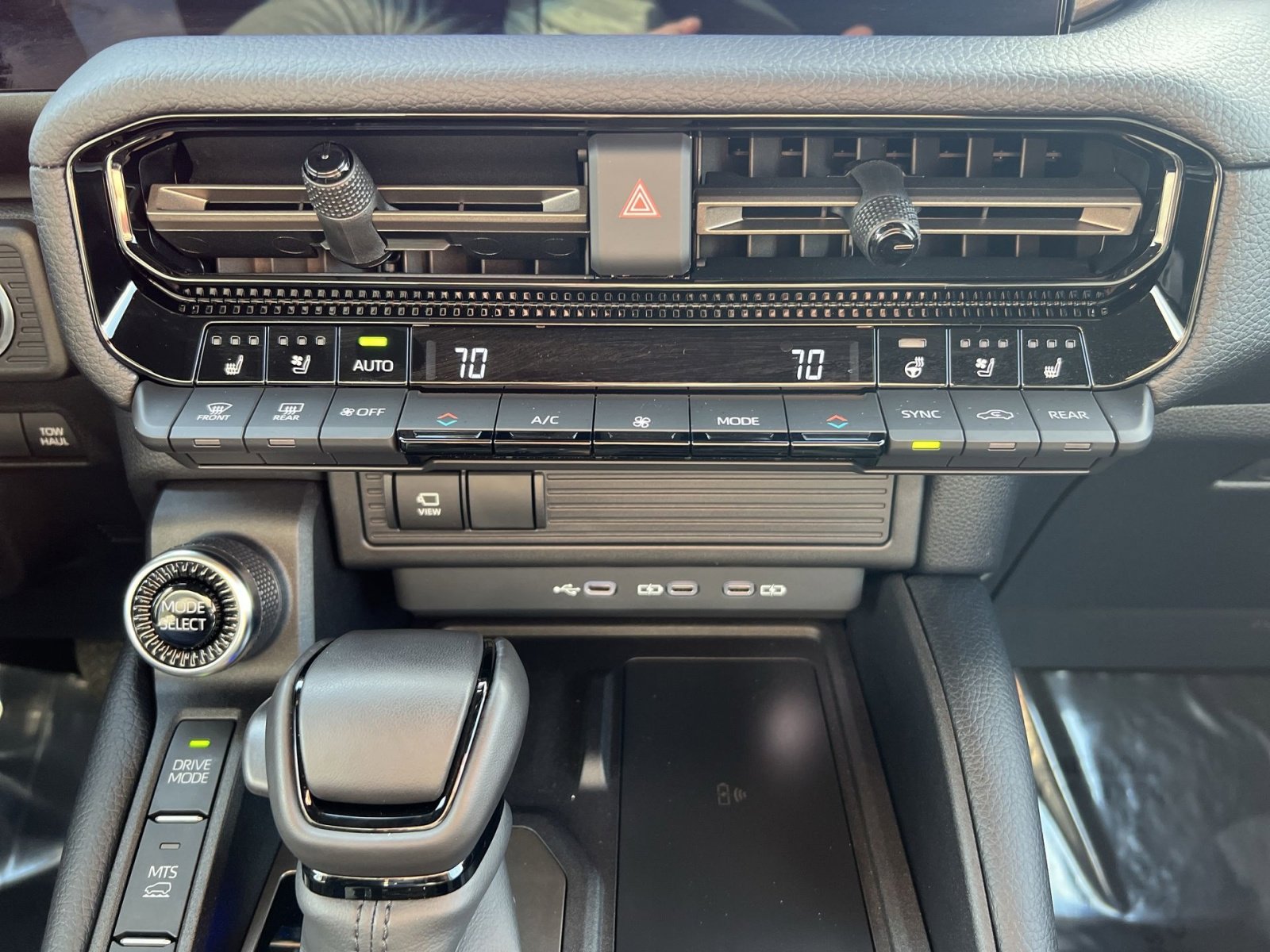 Used 2025 Toyota Land Cruiser w/ Premium Package image 20