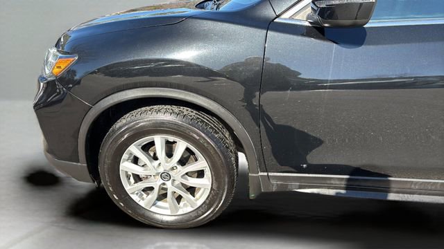 Used 2017 Nissan Rogue SV w/ Sun & Sound Touring Package image 33