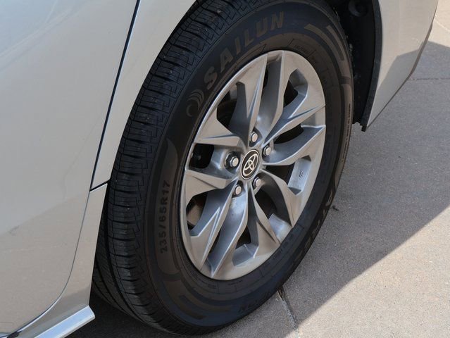 Used 2024 Toyota Sienna LE image 38