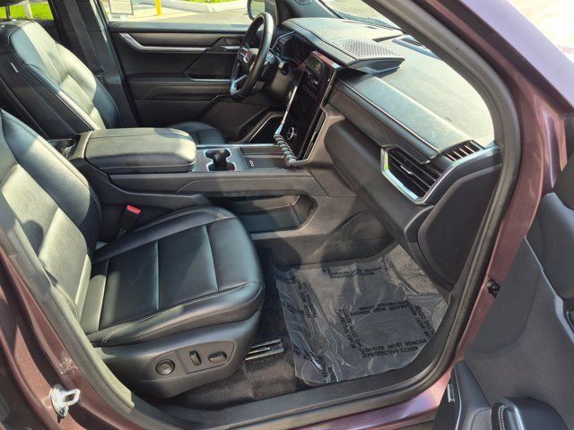 Used 2024 GMC Acadia Elevation FWD image 5