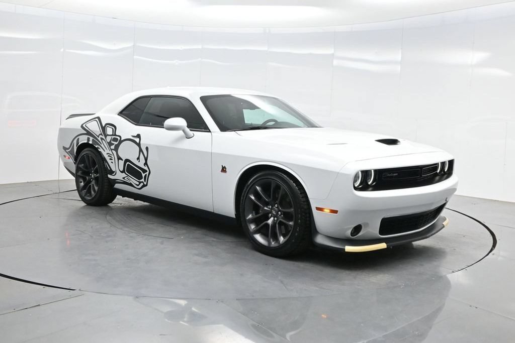 Used 2022 Dodge Challenger R/T Scat Pack w/ Driver Convenience Group RWD image 37