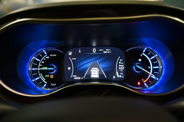 Used 2023 Chrysler Pacifica Limited FWD image 40