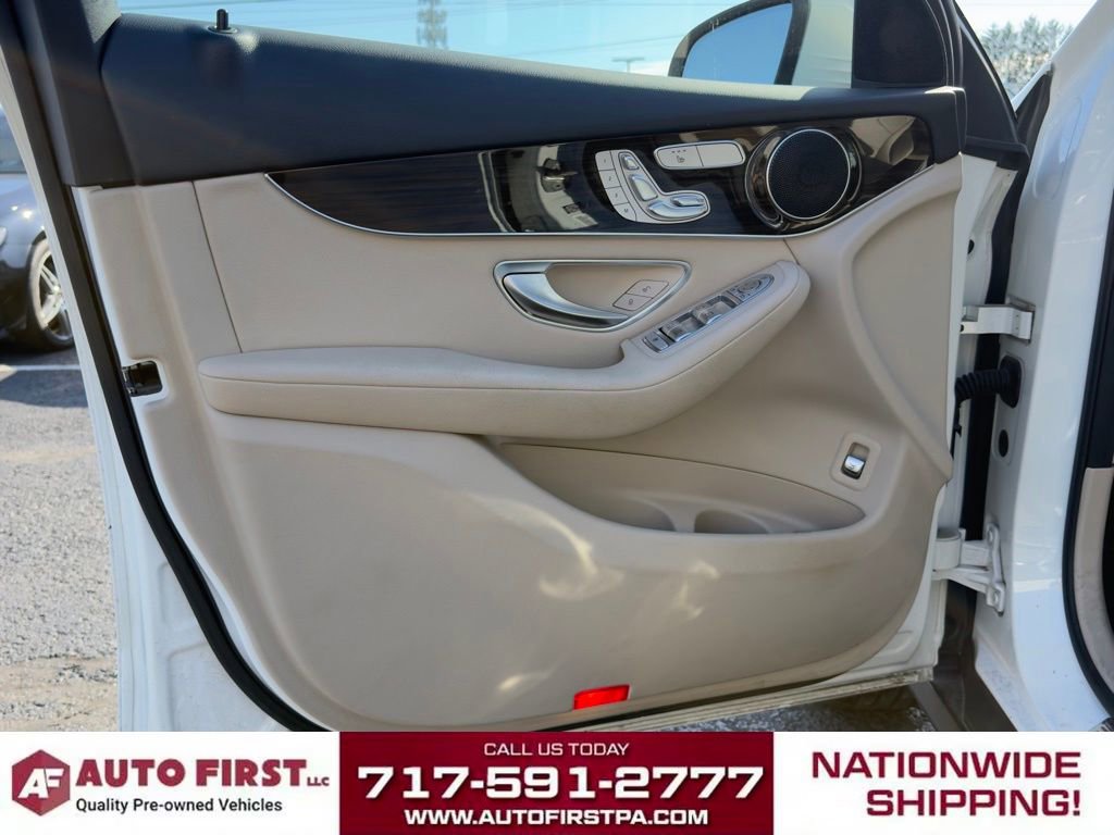 Used 2018 Mercedes-Benz GLC 300 4MATIC image 9
