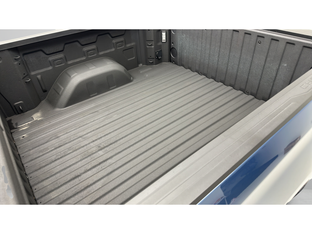 Used 2024 Chevrolet Silverado 1500 LT AWD/4WD image 10