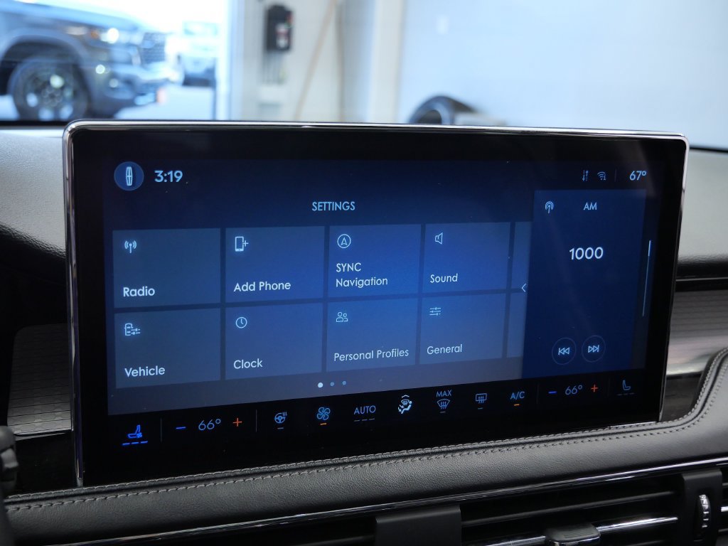Used 2024 Lincoln Corsair AWD w/ Equipment Group 101A image 24