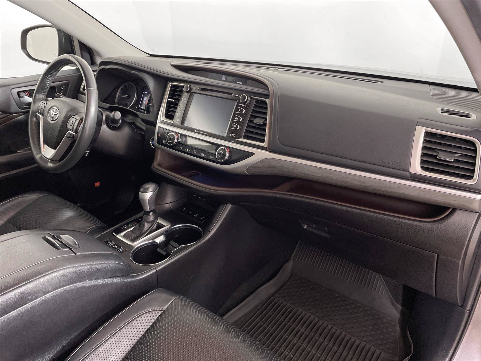 Used 2019 Toyota Highlander Limited Platinum AWD/4WD image 30
