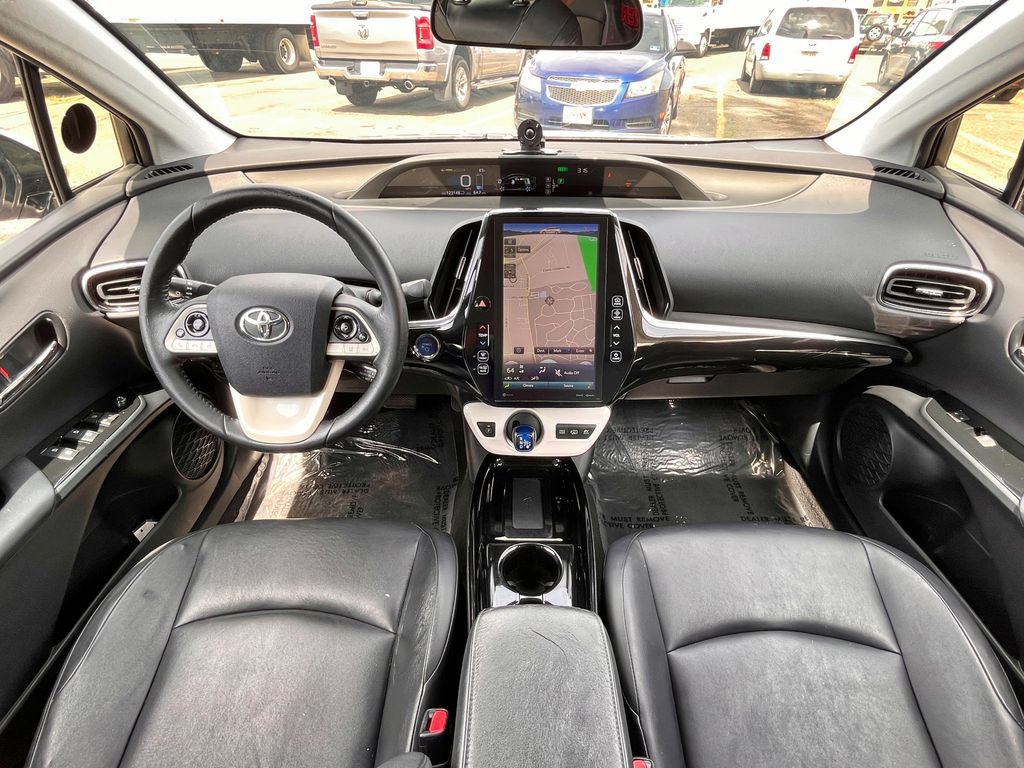 Used 2017 Toyota Prius Prime Premium w/ Preferred Accessory Package FWD image 29