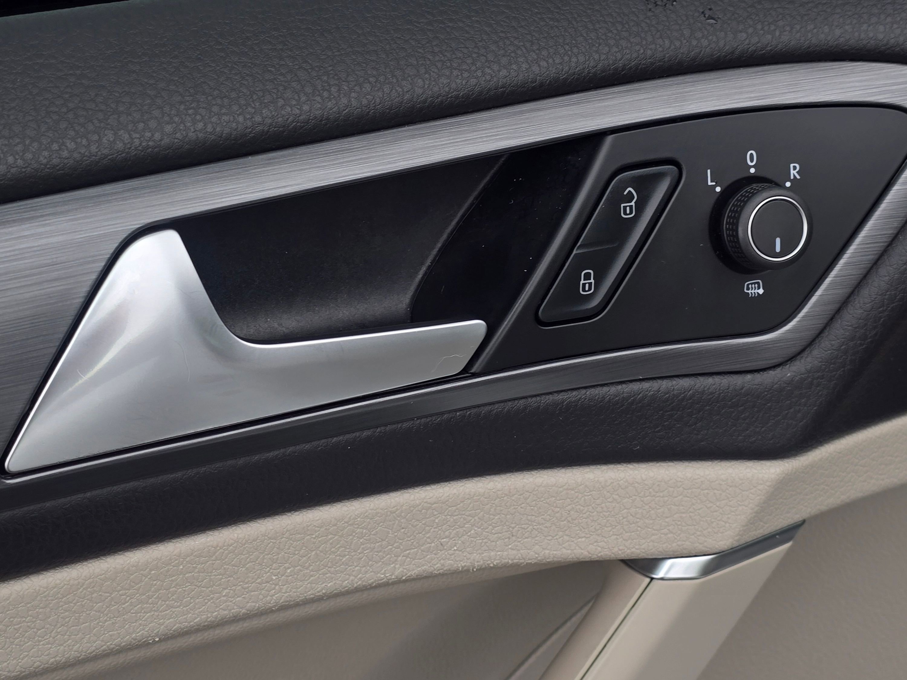 Used 2018 Volkswagen Golf SE image 32