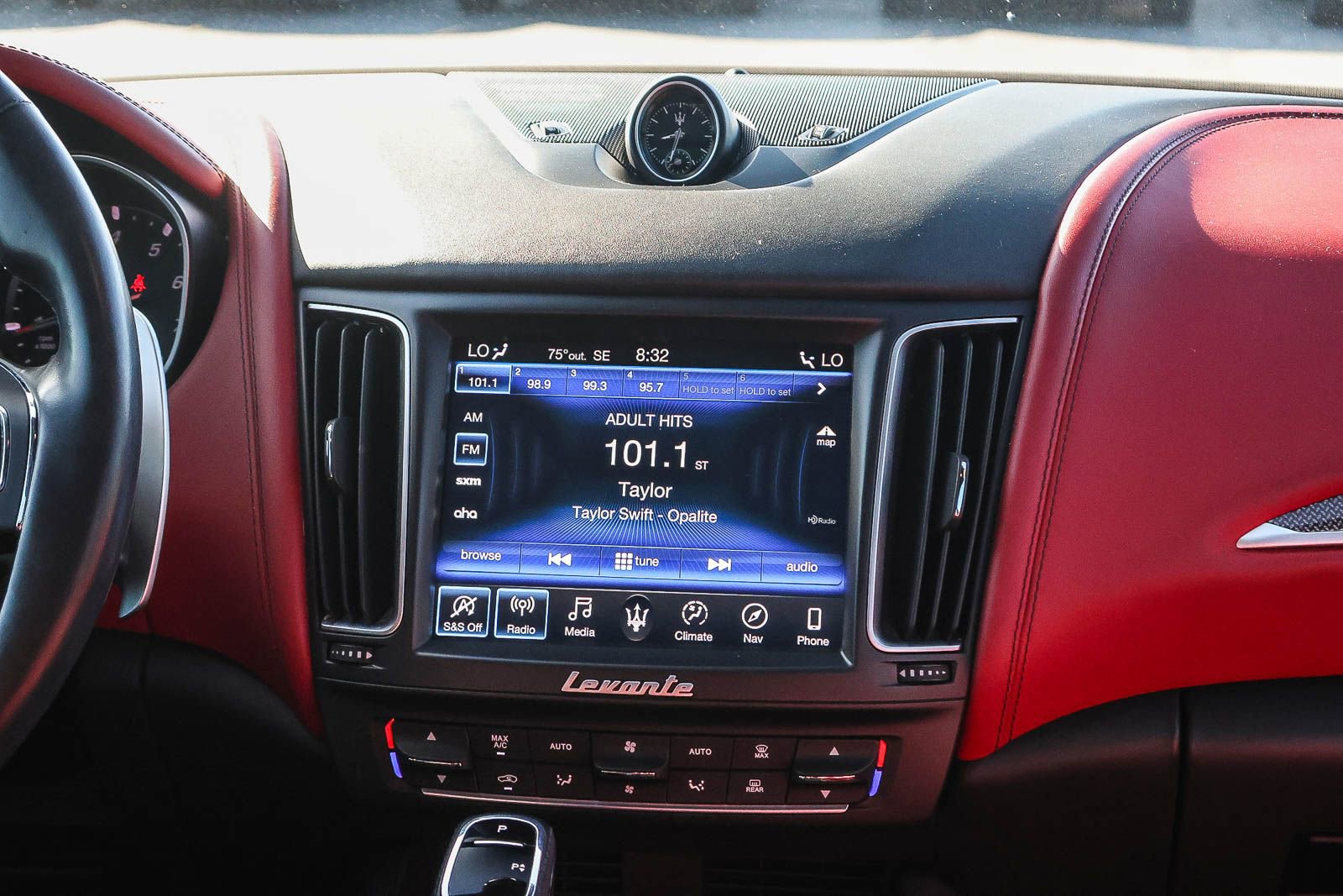 Used 2020 Maserati Levante S GranLusso AWD/4WD image 22