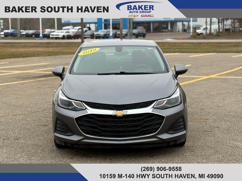 Used 2019 Chevrolet Cruze LT w/ Convenience Package image 2