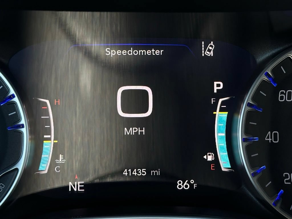 Used 2025 Chrysler Pacifica Limited FWD image 15
