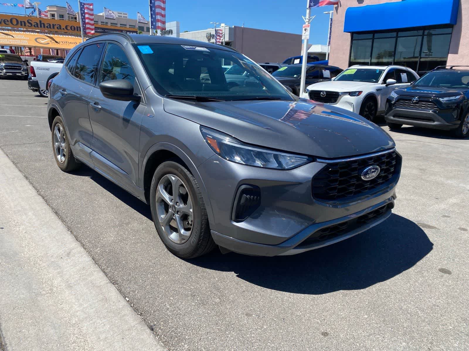 Used 2023 Ford Escape ST-Line w/ Cold Weather Package FWD image 3