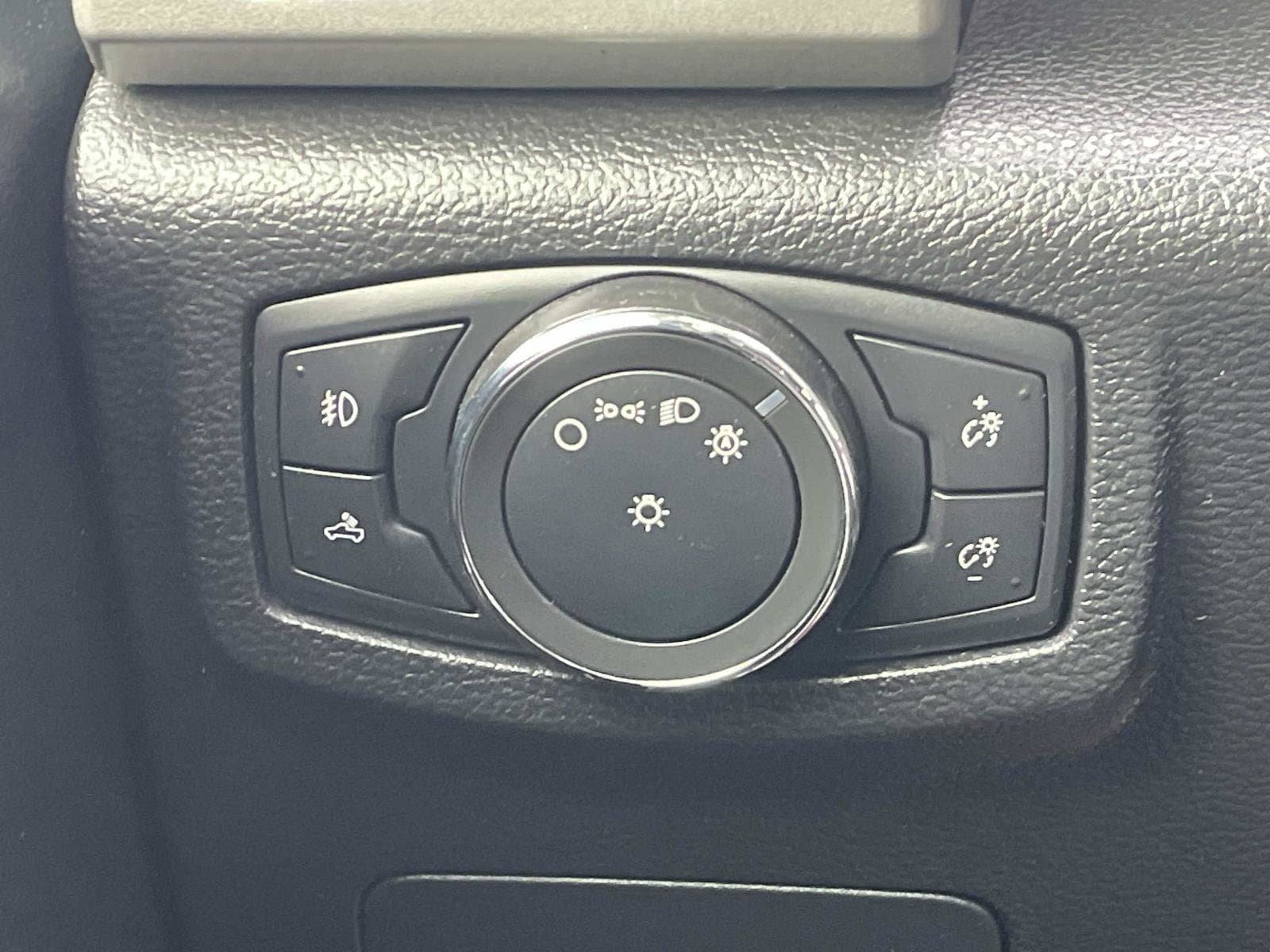 Used 2017 Ford F150 Lariat w/ Equipment Group 502A Luxury AWD/4WD image 20